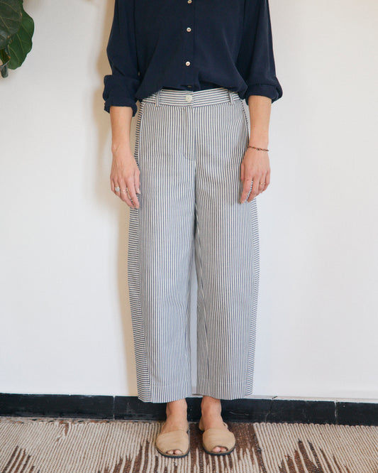 Pantalone barrel Anciùa in jeans a righe marinare