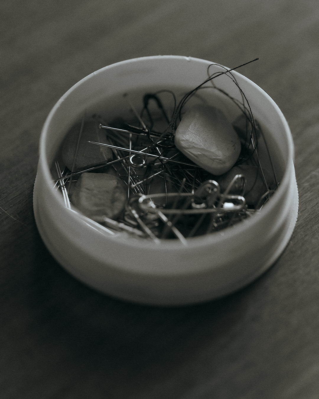 Accorciare un pantalone, un vestito o una tuta