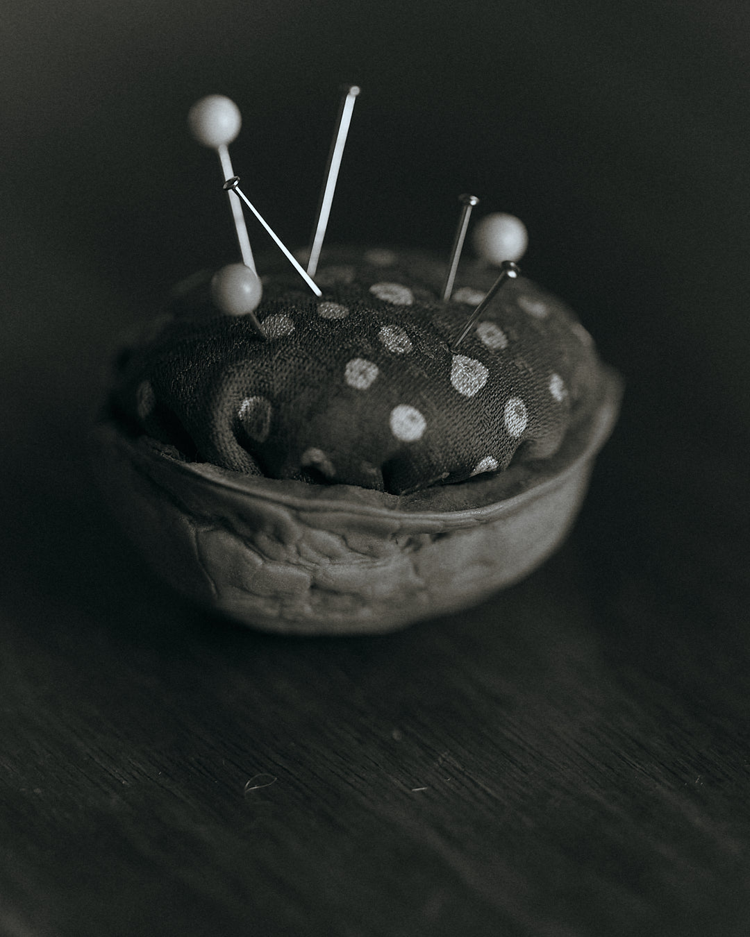 Accorciare un pantalone, un vestito o una tuta